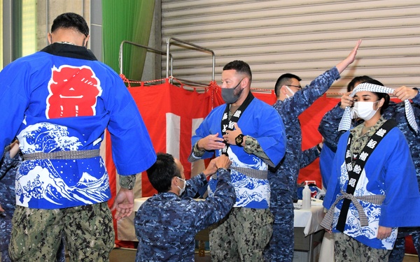 NAVSUP FLC Yokosuka Sailors experience Japan’s year-end tradition