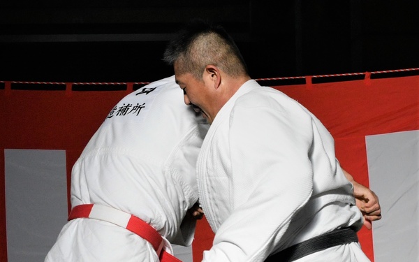 NAVSUP FLC Yokosuka Sailors experience Japan’s year-end tradition