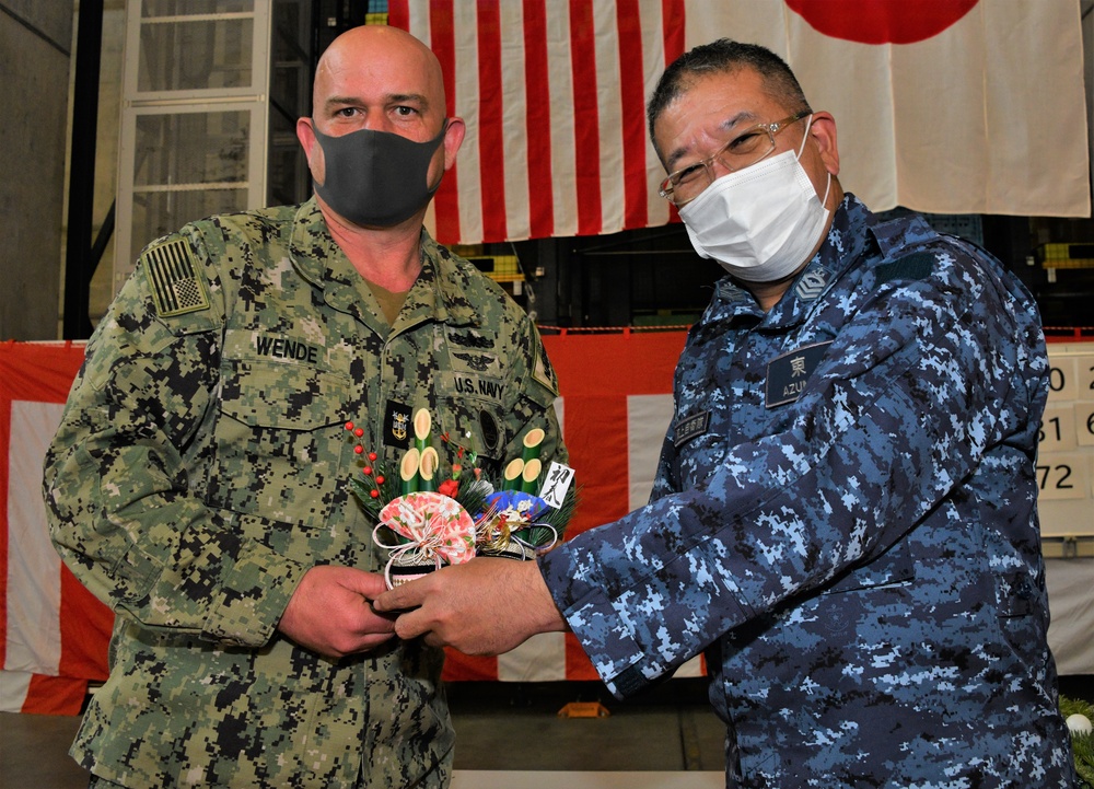 NAVSUP FLC Yokosuka Sailors experience Japan’s year-end tradition