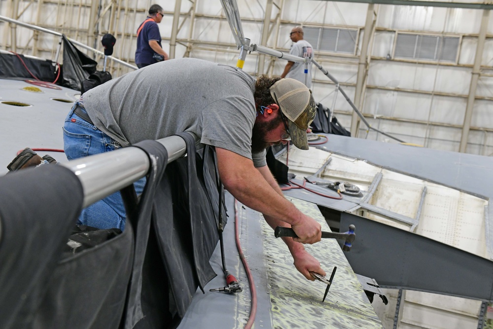 WR-ALC: Providing quality C-17 Globemaster aircraft maintenance to the warfighter