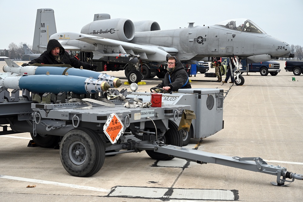 Airmen from the 127th perform an Integrated Combat Turn