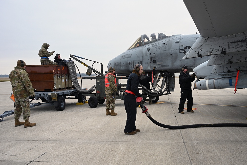 Airmen from the 127th perform an Integrated Combat Turn