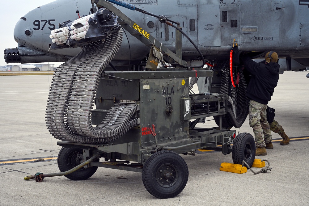 Airmen from the 127th perform an Integrated Combat Turn