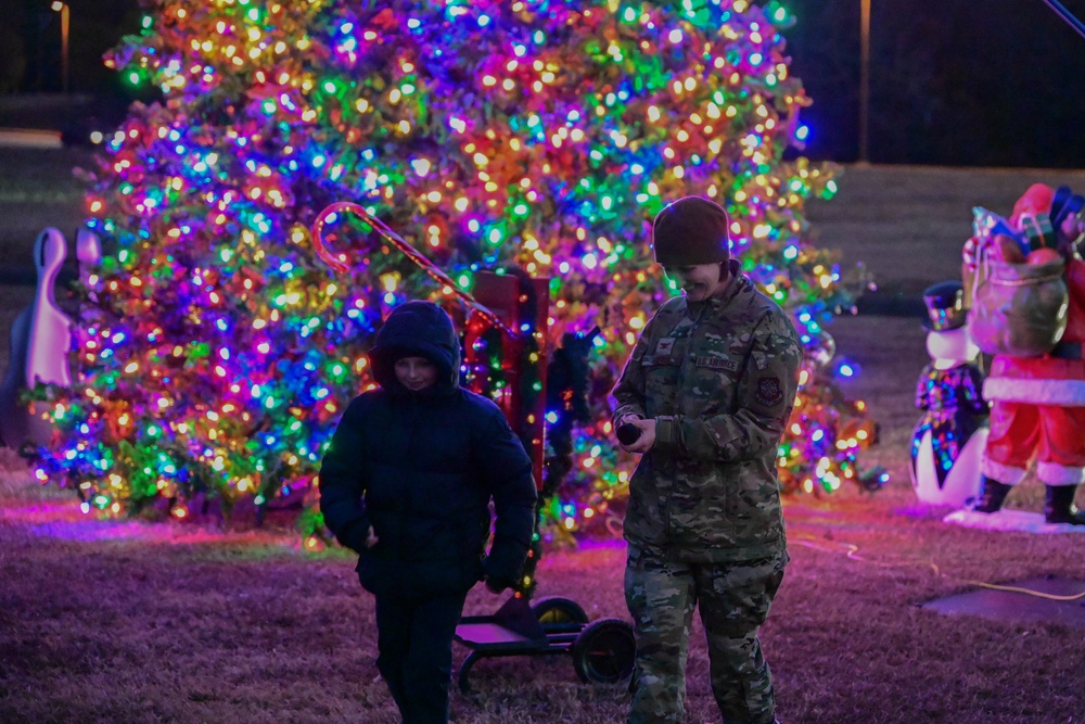 LRAFB hold tree lighting ceremony