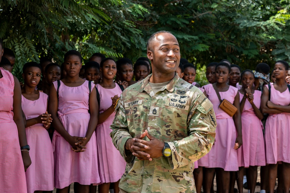 Civil Affairs, Ghanaian Soldiers Conduct MEDCAP in Bole