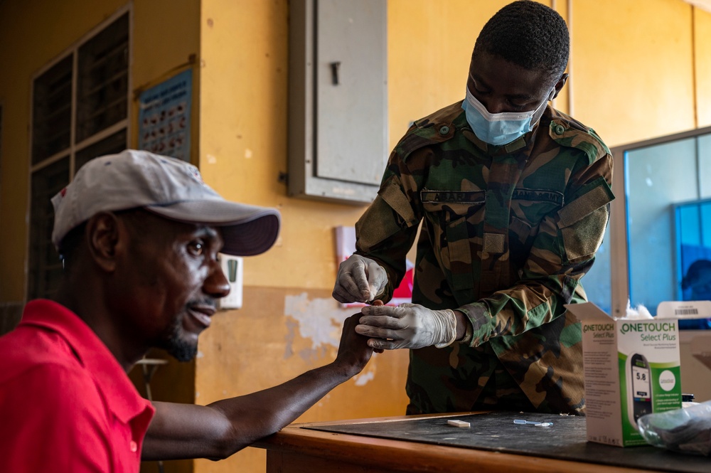 Civil Affairs, Ghanaian Soldiers Conduct MEDCAP in Bole