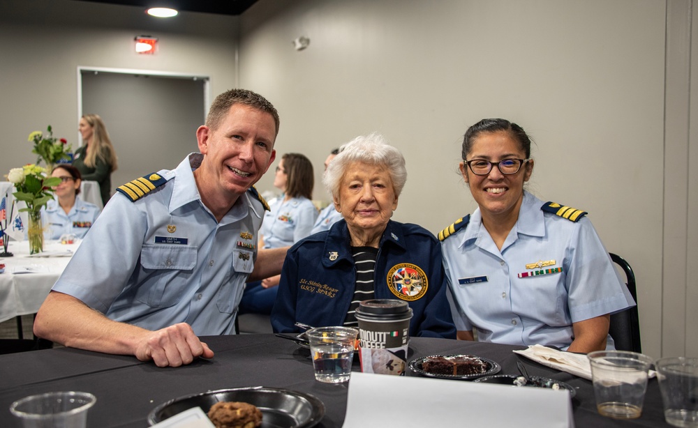 Coast Guard celebrates SPARS 80th anniversary at ceremony in Houston, Texas