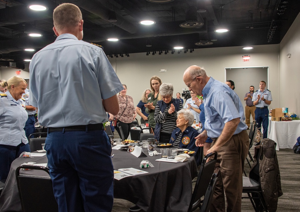 Coast Guard celebrates SPARS 80th anniversary at ceremony in Houston, Texas