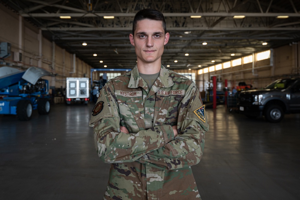 U.S. Air Force Airman Rushes to Citizen’s Aid in Car Accident