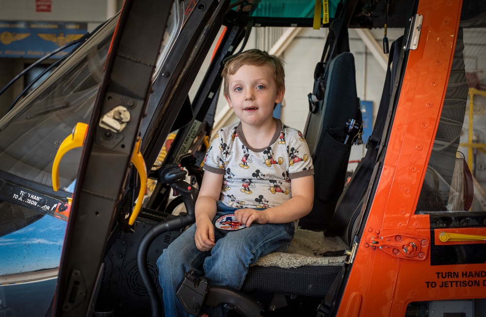 Hurricane Harvey survivors reunite with Coast Guard pilot in Houston, Texas