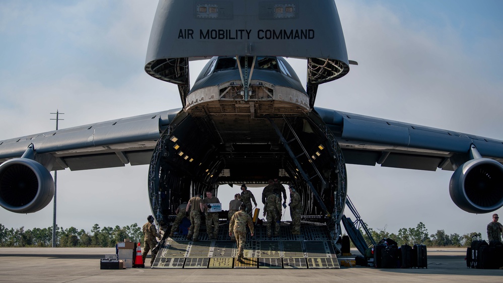 Retired F-22 Raptor is Loaded Into C-5 Galaxy