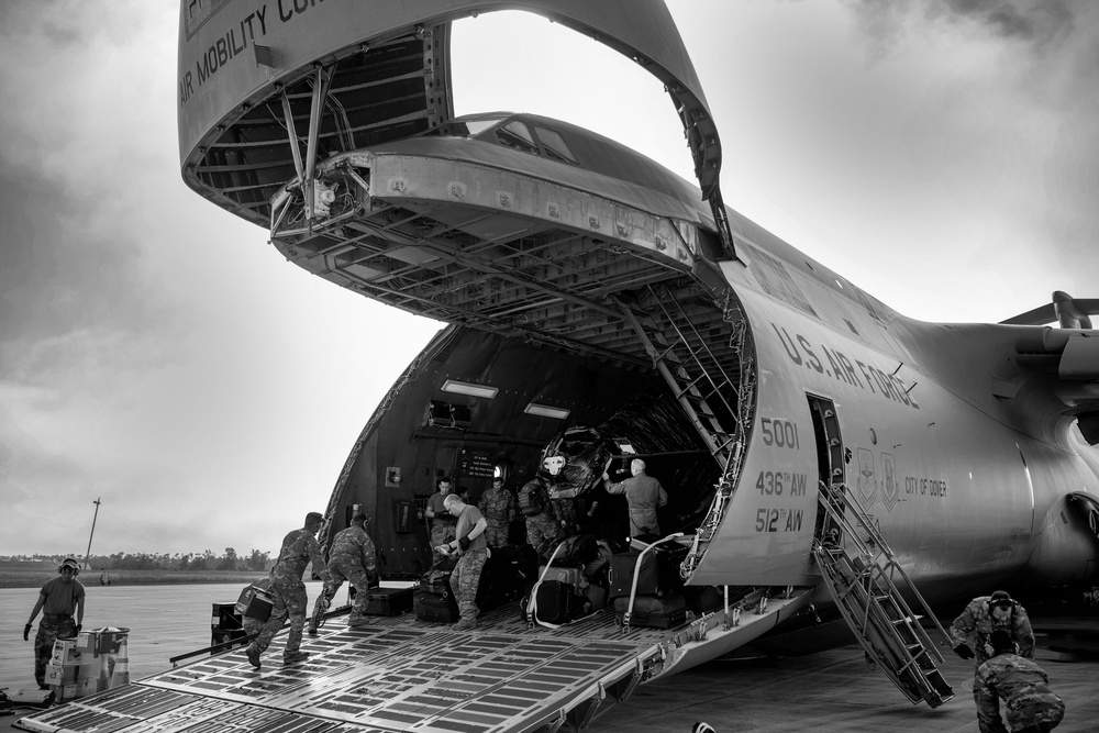 Retired F-22 Raptor is Loaded Into C-5 Galaxy