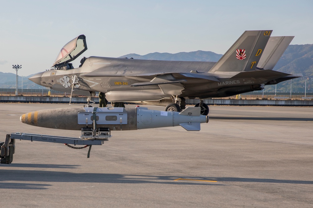 Coming In Hot; VMFA-242 conducts Live Ordnance Hot loading