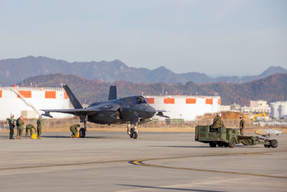 Coming In Hot; VMFA-242 conducts Live Ordnance Hot loading