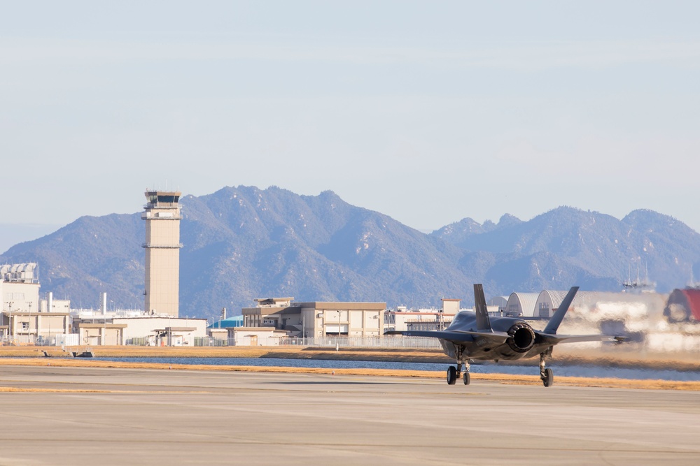 Coming In Hot; VMFA-242 conducts Live Ordnance Hot loading