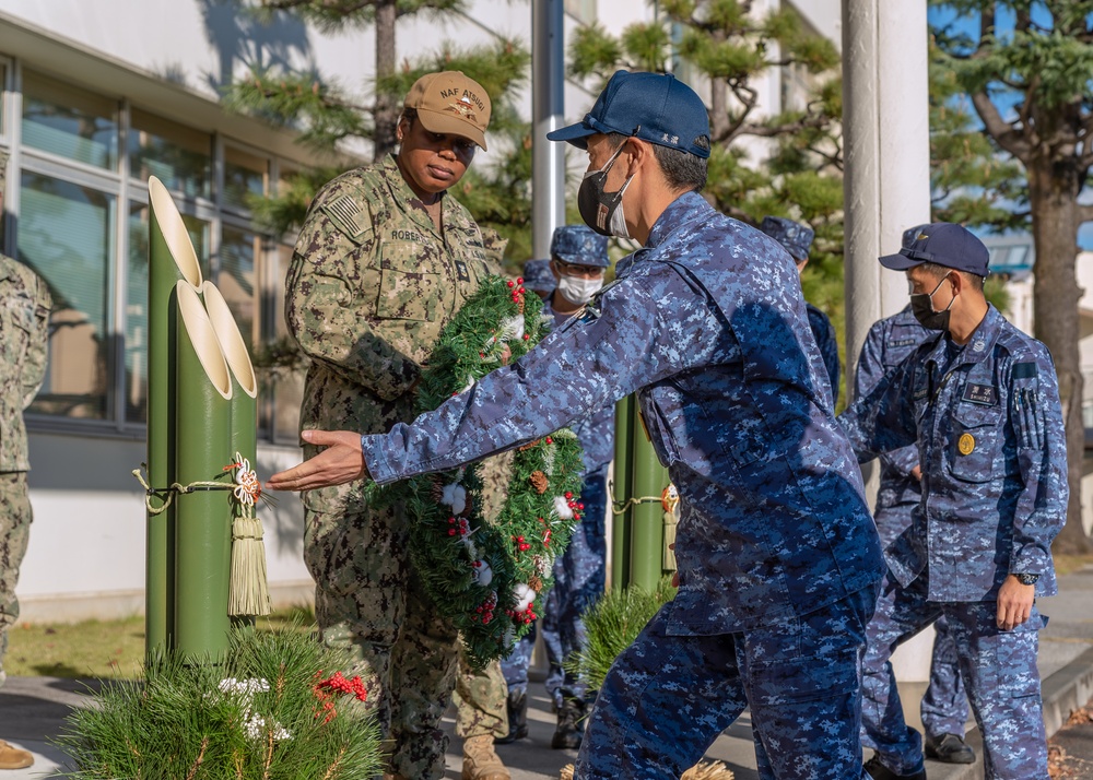 U.S. Navy and JMSDF Holiday Cultural Exchange