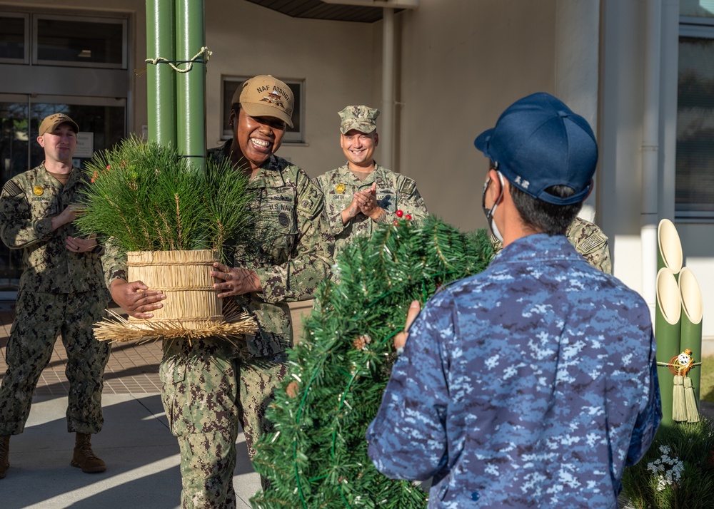 U.S. Navy and JMSDF Holiday Cultural Exchange