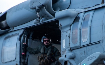 USS Ronald Reagan (CVN 76) conducts flight operations