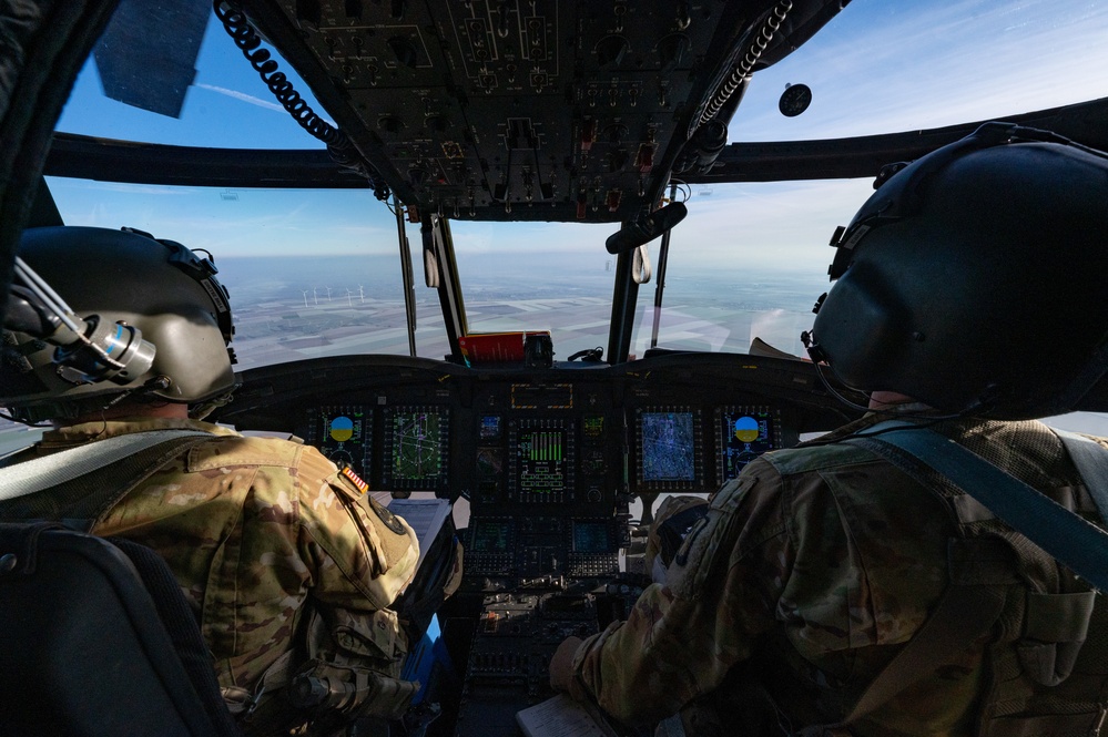 DVIDS - Images - NATO allies conduct joint drop training [Image 8 of 8]