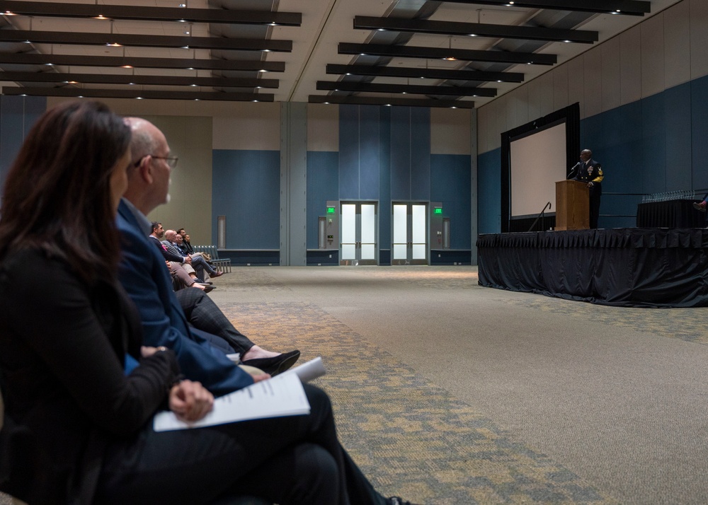 Fleet CMC addresses leadership course graduates