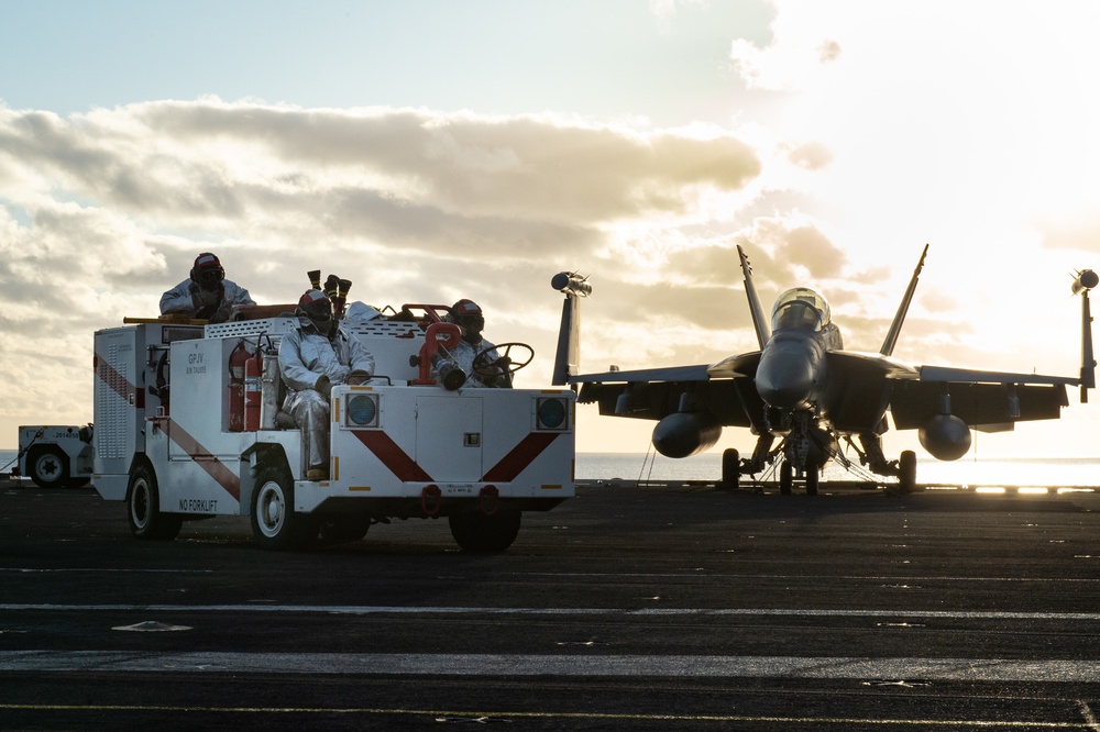 USS Carl Vinson (CVN 70) Flight Deck Operations