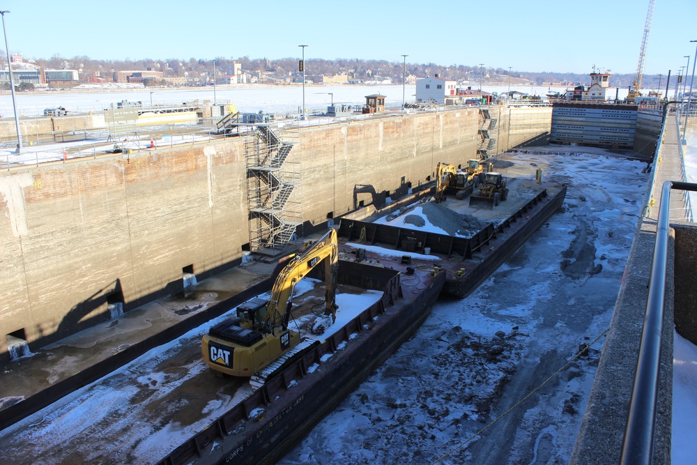 Lock and Dam 15 Dewater