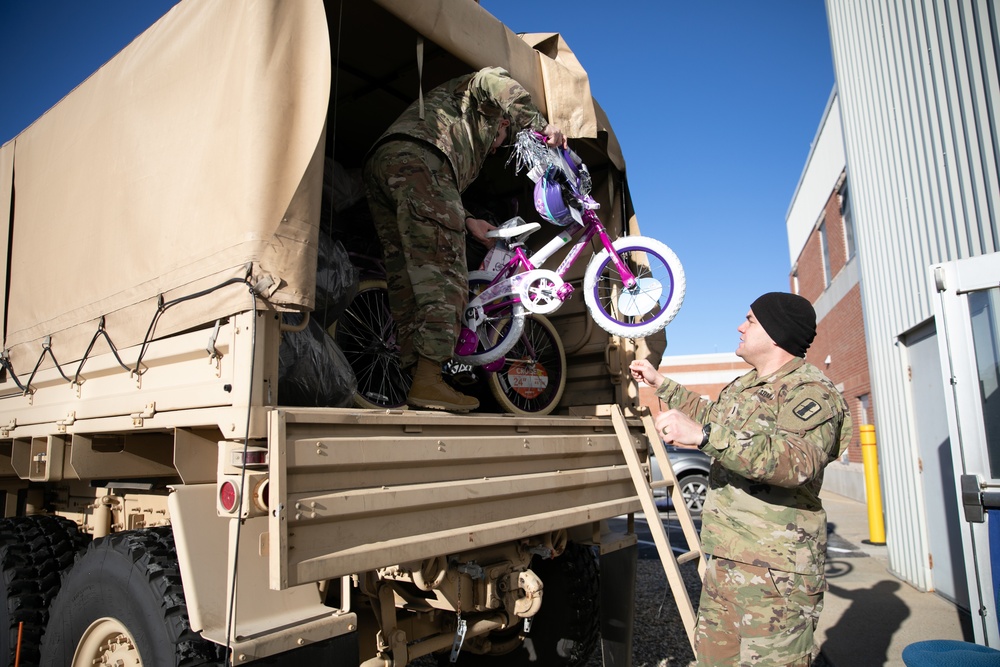 New Hampshire National Guard Assists with Operation Santa Claus