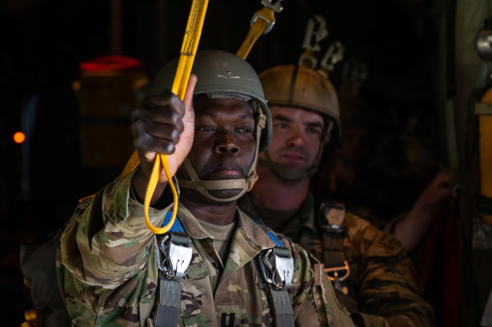U.S. and German forces practice airborne operations together