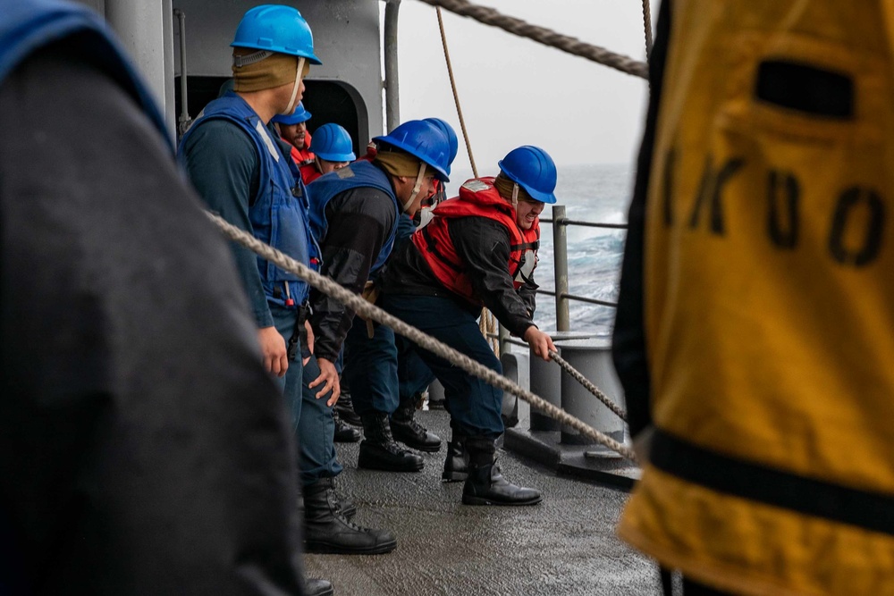 USS Leyte Gulf (CG 55) Completes Replenishment-at-Sea