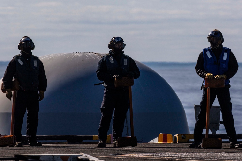USS Abraham Lincoln coonducts flight operations