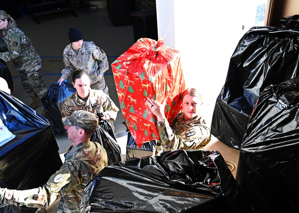 NH National Guard gives Santa tactical assist