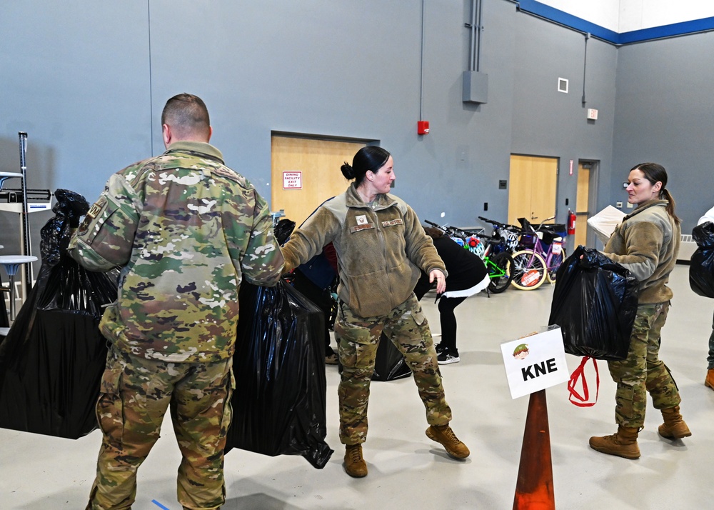 NH National Guard gives Santa tactical assist