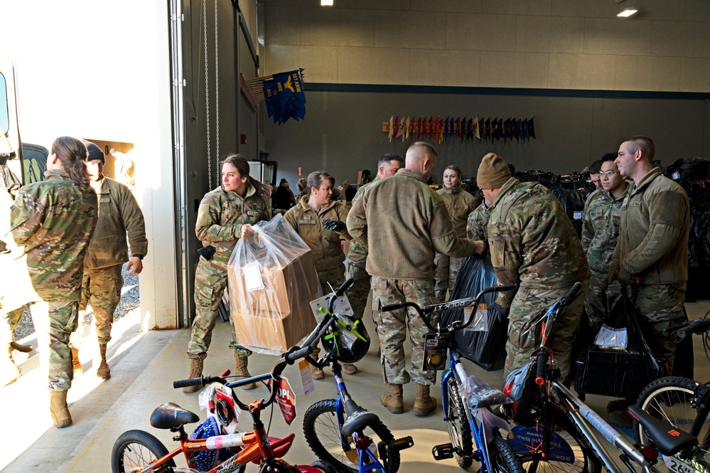 NH National Guard gives Santa tactical assist