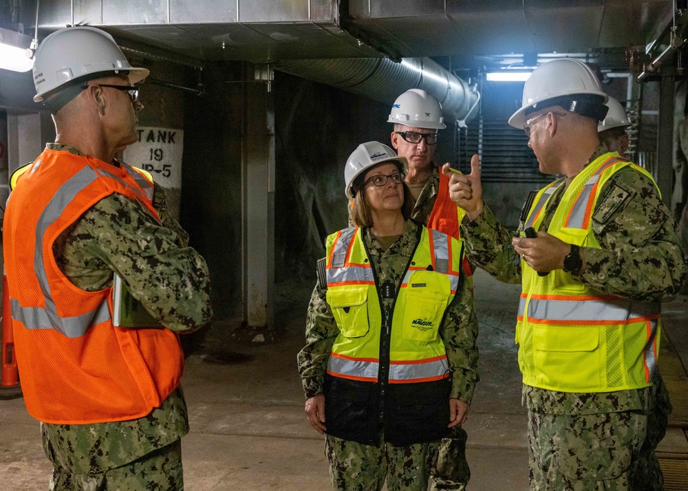 Vice Chief of Naval Operations Visits Red Hill