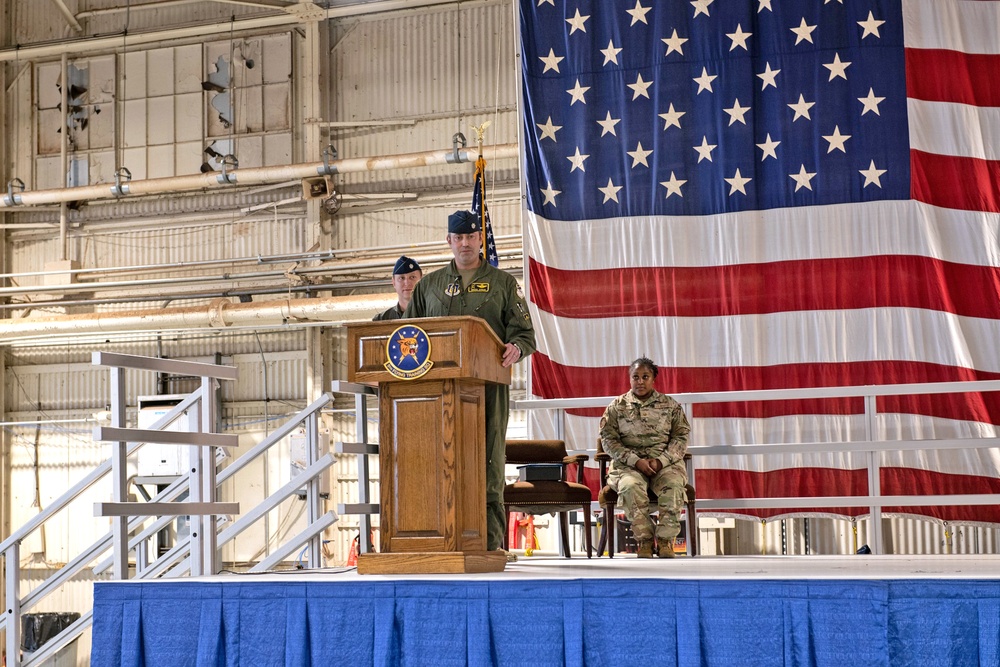 Straw assumes command of 5th FTS