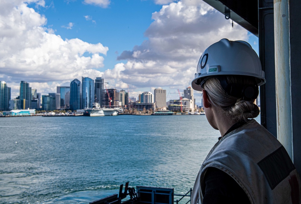 USS Carl Vinson Returns to Port