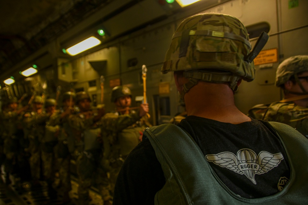 7th Special Forces Group (Airborne) Soldiers Earn Foreign Jump Wings