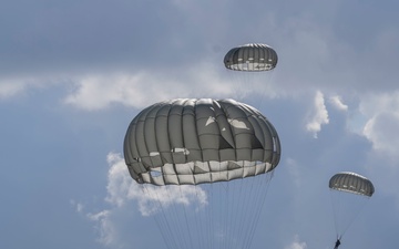 7th Special Forces Group (Airborne) Soldiers earn Foreign Jump Wings