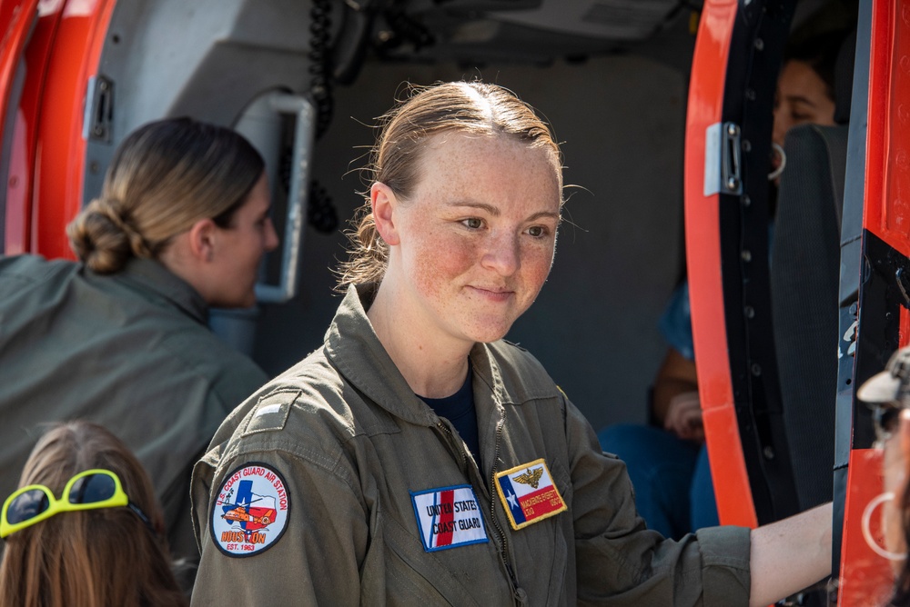 Coast Guard aviators participate in Girls in Aviation event in Houston, Texas