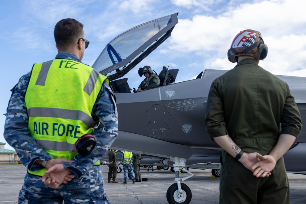 Marine Fighter Attack Squadron 314 works with Australian allies