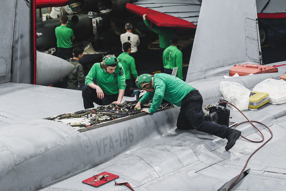 Sailors Maintain Super Hornet