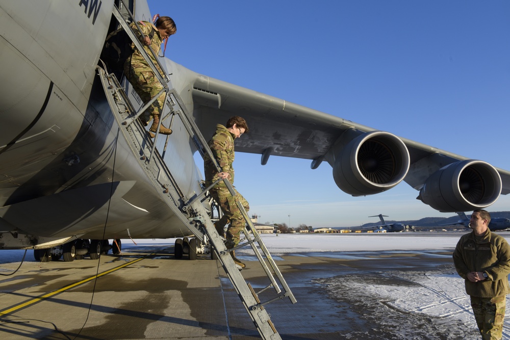 USTRANSCOM commander visits Ramstein