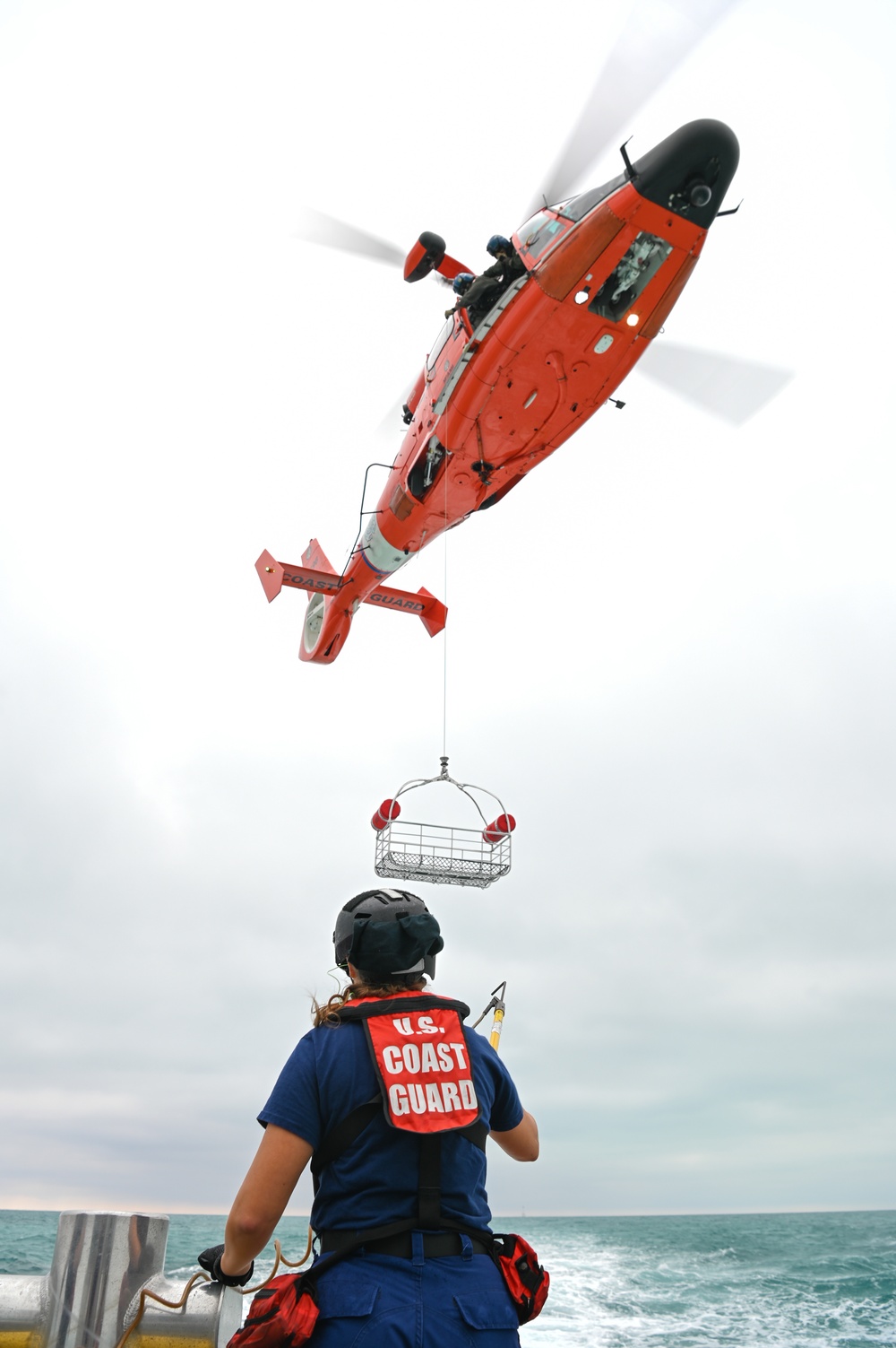 Coast Guard Station Islamorada conducts hoist training with Air Station Miami