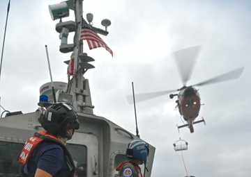 Coast Guard Station Islamorada conducts hoist training with Air Station Miami