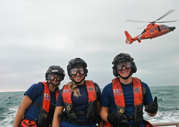 Coast Guard Station Islamorada conducts hoist training with Air Station Miami