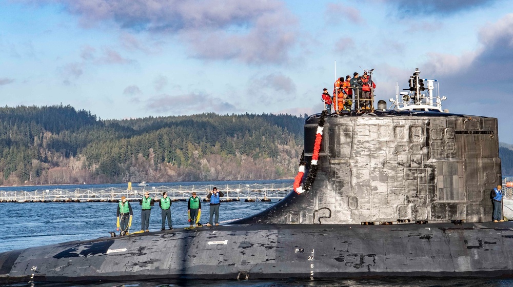 USS Seawolf Returns from Deployment