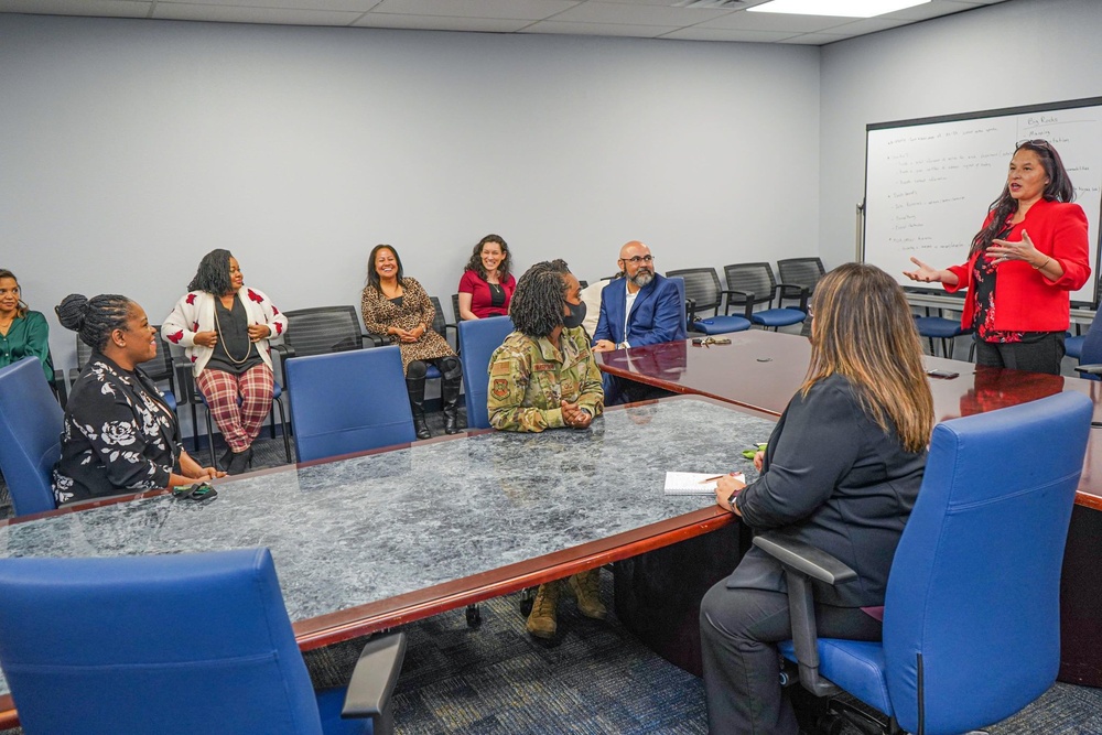 688th Cyberspace Wing Financial Management Chief congratulates team