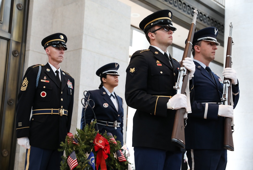 Wreaths Across America ceremony at Ohio Statehouse honors veterans