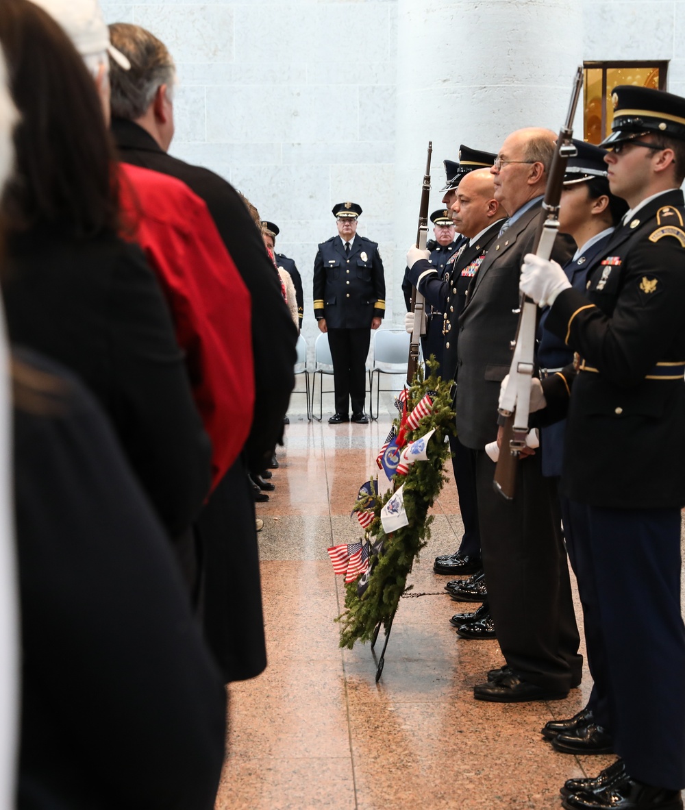 Wreaths Across America ceremony at Ohio Statehouse honors veterans