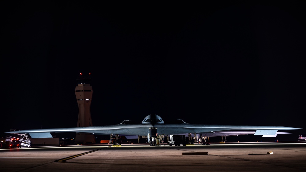 Brothers develop, implement new refuel option between C-17s, B-2s